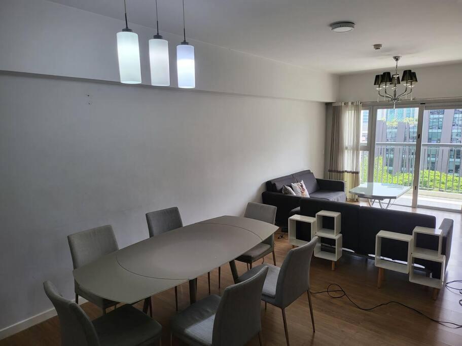 Luxury @ Bgc Sleeps 6 Comfortably Fast Wifi Pool! Apartamento Manila Exterior foto